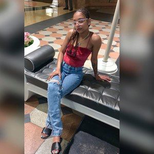 Meet your Posher, Esmeralda